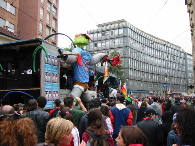 MAYDAY 002