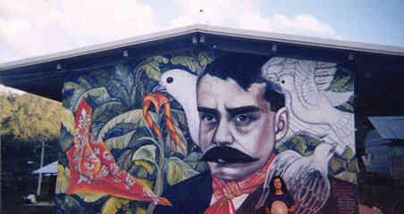murales2.jpg (12836 byte)