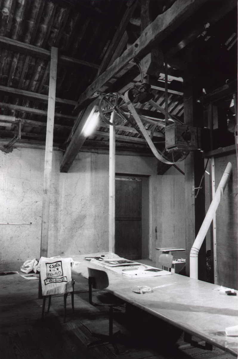 atelier.JPG (73207 bytes)