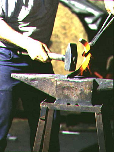 fabbro.jpg (41986 byte)